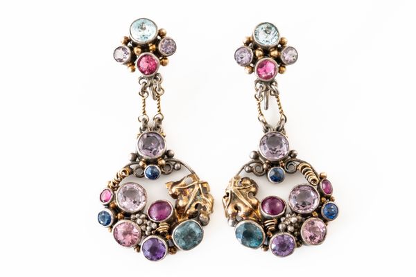 ATTRIBUTED TO DORRIE NOSSITER: A PAIR OF GEMSET DROP EARRINGS (2)