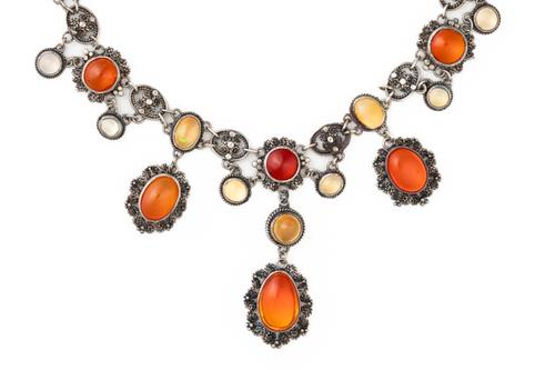 AN ARTS AND CRAFTS OPAL NECKLACE