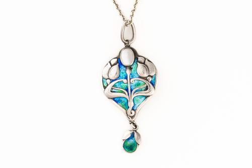 MURRLE BENNET - AN ENAMEL PENDANT
