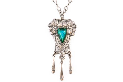 RAMSDEN AND CARR - AN ENAMEL PENDANT