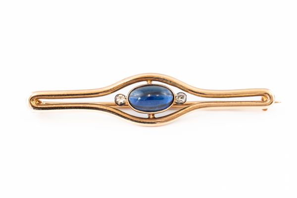 A RUSSIAN SAPPHIRE AND DIAMOND BROOCH