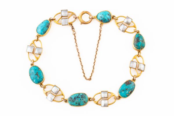 MURRLE BENNET - A TURQUOISE AND PEARL BRACELET