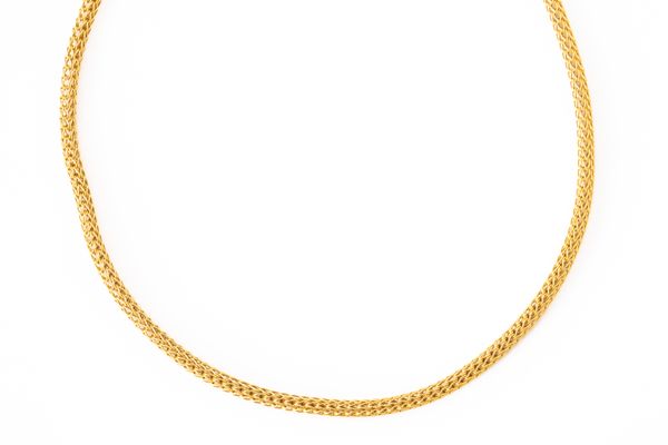 AN 18CT GOLD NECKLACE CHAIN