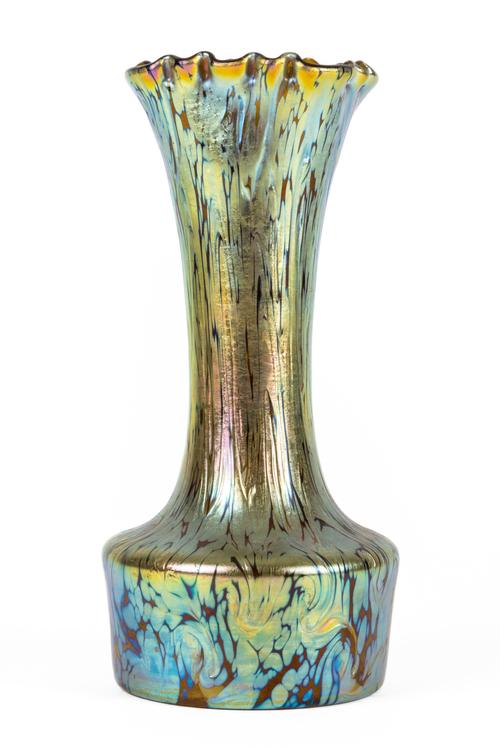 A LOETZ PHAENOMEN PG 7766 IRIDESCENT GLASS VASE