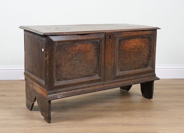 A 17TH CENTURY AND LATER OAK COFFER