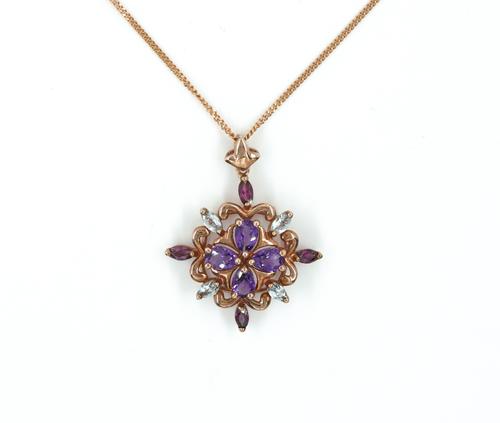 AN AMETHYST AND TOPAZ PENDANT NECKLACE