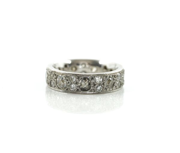 AN 18CT WHITE GOLD AND DIAMOND FULL ETERNITY RING