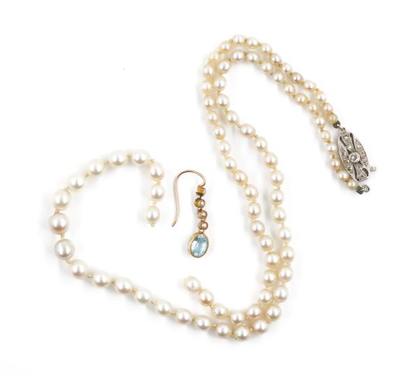 A SINGLE ROW NECKLACE OF GRADUATED CULTURED PEARLS AND ONE EARRING (2)