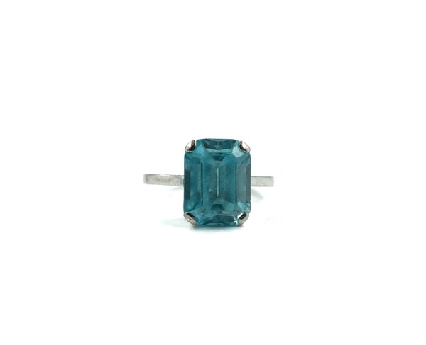 A BLUE ZIRCON SINGLE STONE RING