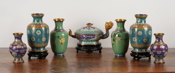 A CLOISONNÉ DRAGON DISH AND THREE PAIRS OF VASES (7)