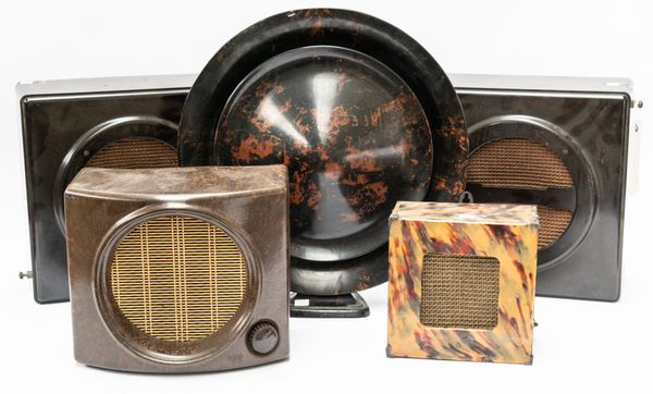 AN ART DECO BAKELITE PHILIPS SPEAKER AND FOUR OTHER BAKELITE SPEAKERS /AMPLIFIERS (5)