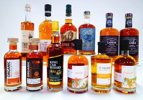 12 BOTTLES WHISKY/WHISKEY