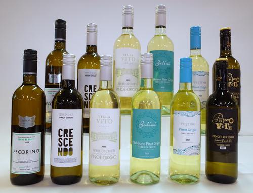 12 BOTTLES ITALIAN WHITE WINE