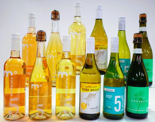 12 BOTTLES LOW ALCOHOL WHITE AND ROSÉ WINE