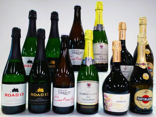 12 BOTTLES CANADIAN, MOLDOVAN, JAPANESE, ITALIAN AND FRENCH SPARKLING WINE