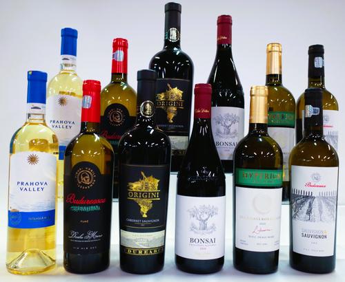 8 BOTTLES ROMANIAN AND HUNGARIAN WHITE AND 4 RED WINE