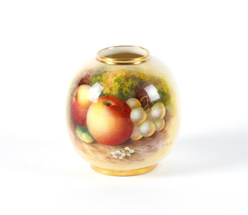 A SMALL ROYAL WORCESTER VASE