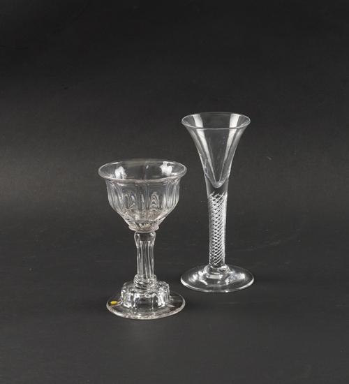 AN AIRTWIST WINE GLASS