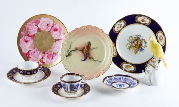 A GROUP OF ENGLISH PORCELAIN (9)