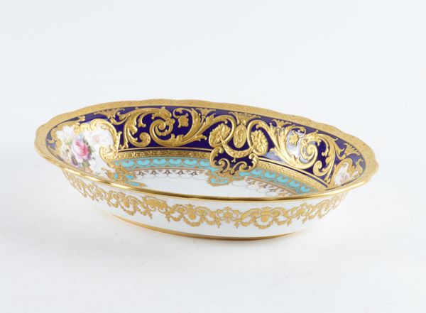 A ROYAL CROWN DERBY SHAPED OVAL BOWL FROM THE JUDGE GARY SERVICE