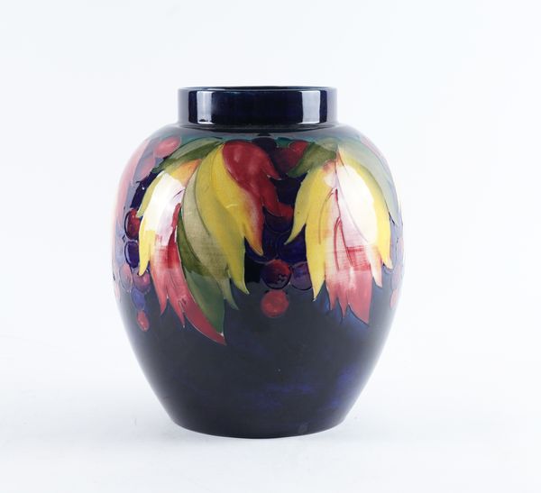 A LARGE MOORCROFT GINGER JAR