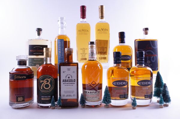 12 BOTTLES WHISKY/WHISKEY