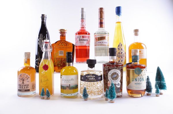 12 BOTTLES MIXED LIQUEURS