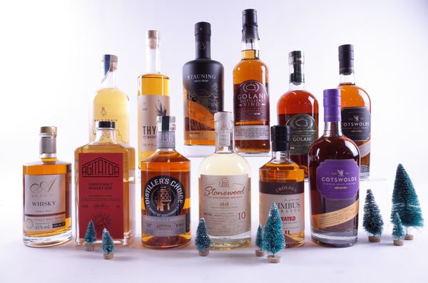 12 BOTTLES WHISKEY/WHISKY