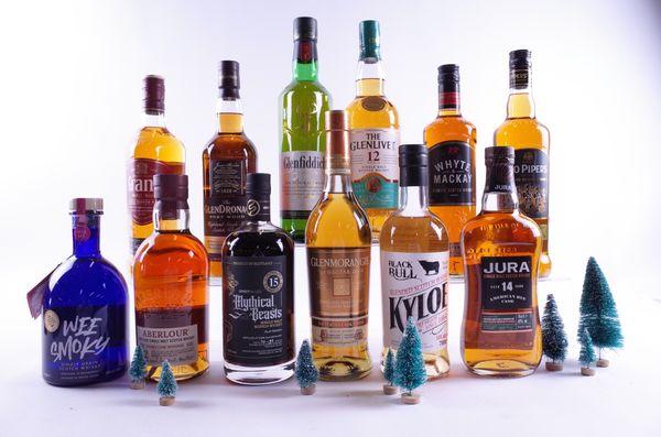 12 BOTTLES WHISKEY/WHISKY