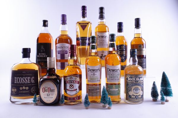 12 BOTTLES WHISKEY/WHISKY