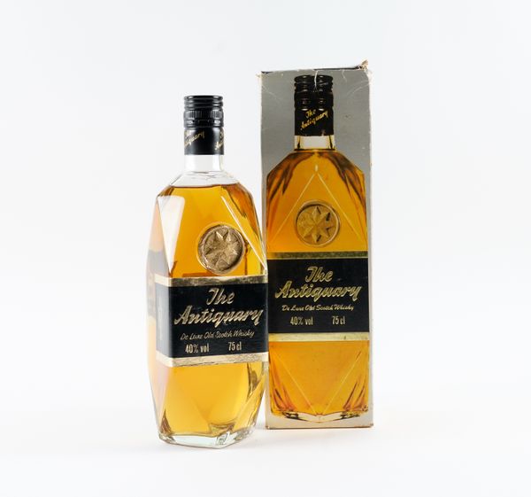 A BOTTLE OF THE ANTIQUARY DE LUXE OLD SCOTCH WHISKY