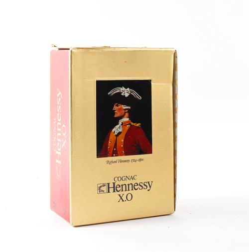 A BOTTLE OF HENNESSEY XO COGNAC