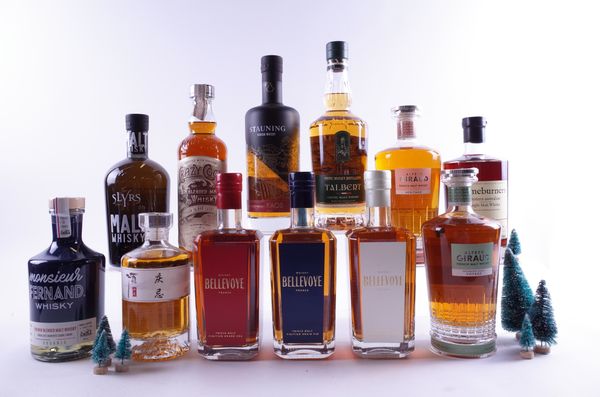 12 BOTTLES WHISKY/WHISKEY