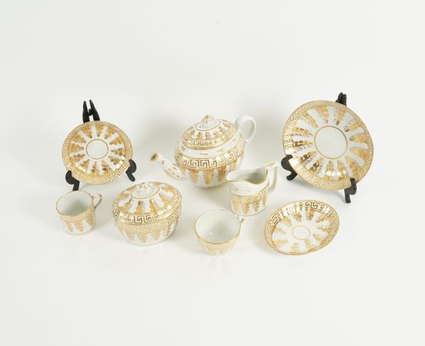 A COALPORT PART TEA AND COFFEE SERVICE (39)