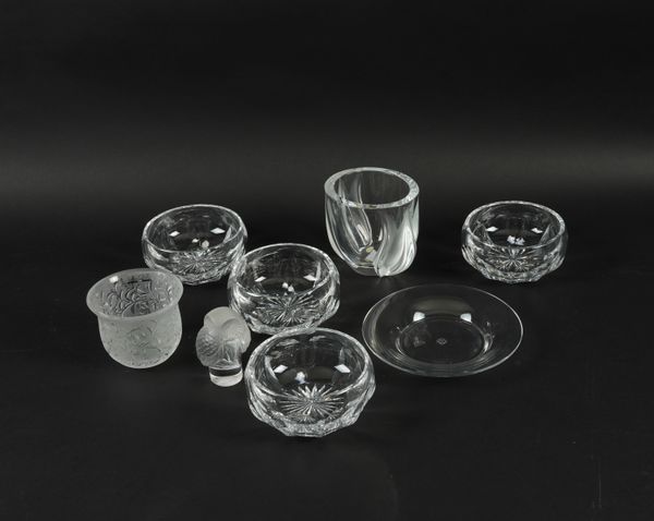 THREE ITEMS OF LALIQUE CRYSTAL (8)