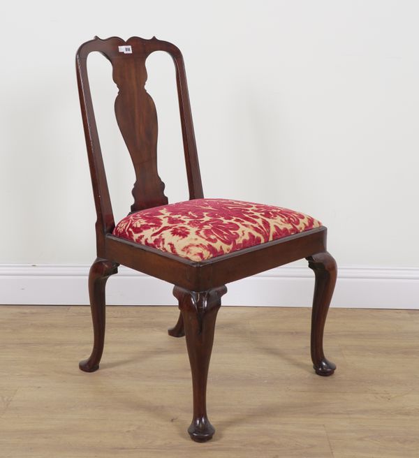 AN 18TH CENTURY RED WALNUT VASE BACK SIDE CHAIR