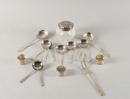 A GROUP OF SILVER AND PLATED WARES (QTY)