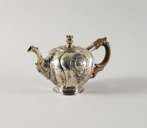 AN 18TH CENTURY RUSSIAN TEAPOT