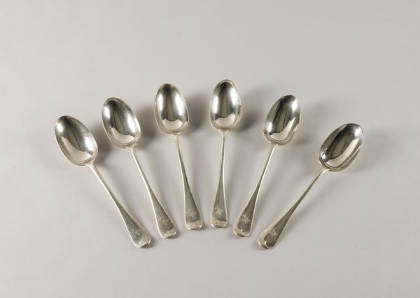 A SET OF SIX VICTORIAN SILVER RAT TAIL PATTERN TABLESPOONS (6)