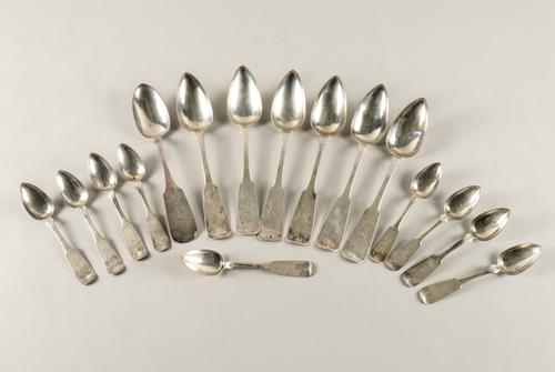 A GROUP OF FIDDLE PATTERN TABLE FLATWARE
