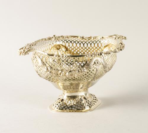 A VICTORIAN SILVER CENTREPIECE BASKET