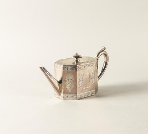 A VICTORIAN SILVER TEAPOT