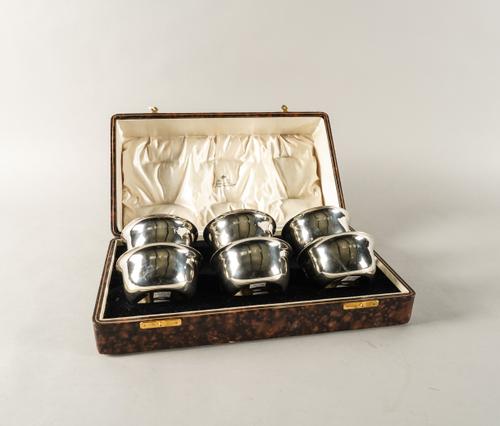 A SET OF SIX SCOTTISH SILVER FINGERS BOWLS (6)