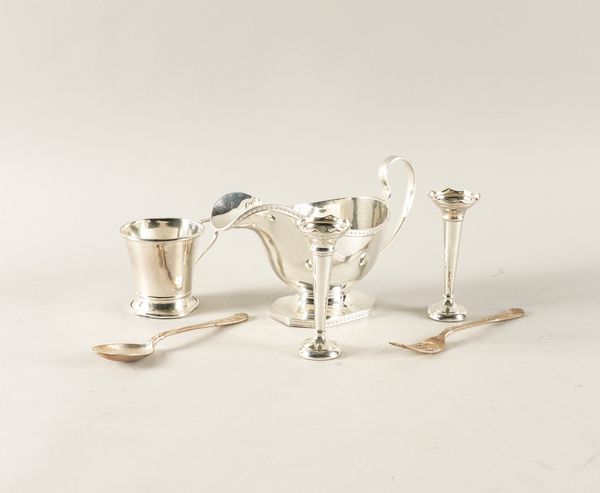 A SILVER SAUCEBOAT AND FIVE FURTHER ITEMS (6)