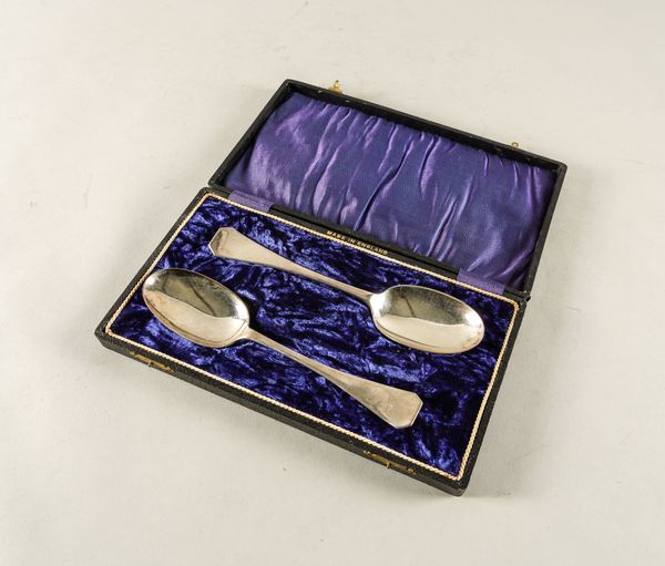 A PAIR OF SILVER TABLESPOONS (2)