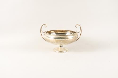 A SILVER TWIN HANDLED TABLE CENTRE BOWL