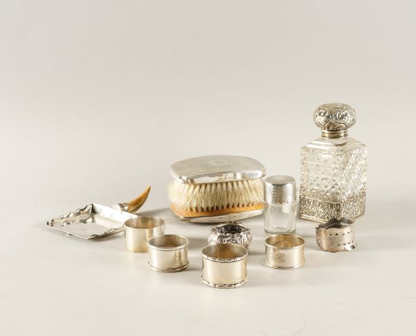 A SILVER MOUNTED SCENT BOTTLE AND NINE FURTHER ITEMS (10)