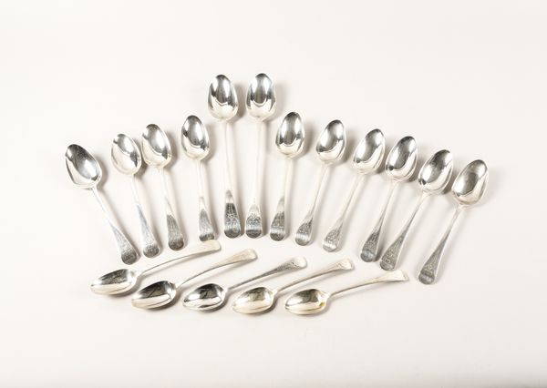 A GROUP OF SILVER TABLE FLATWARE (17)