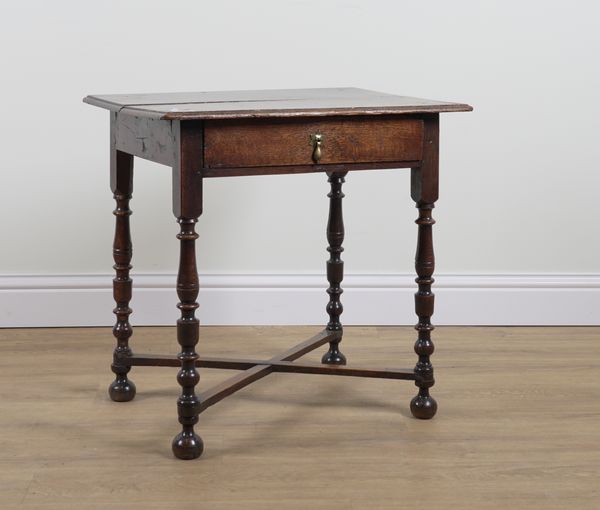 A 17TH CENTURY OAK SINGLE DRAWER SIDE TABLE