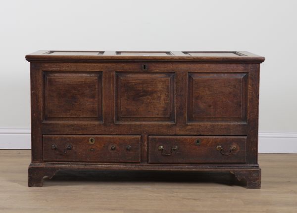 AN 18TH CENTURY OAK MULE CHEST